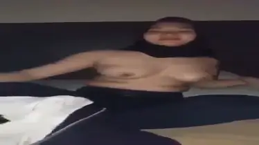 Buka Semua Pakaiannya Sayang