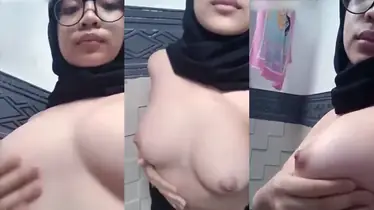 Gadis Jilbab Pamer Tubuh Polos Depan Kamera